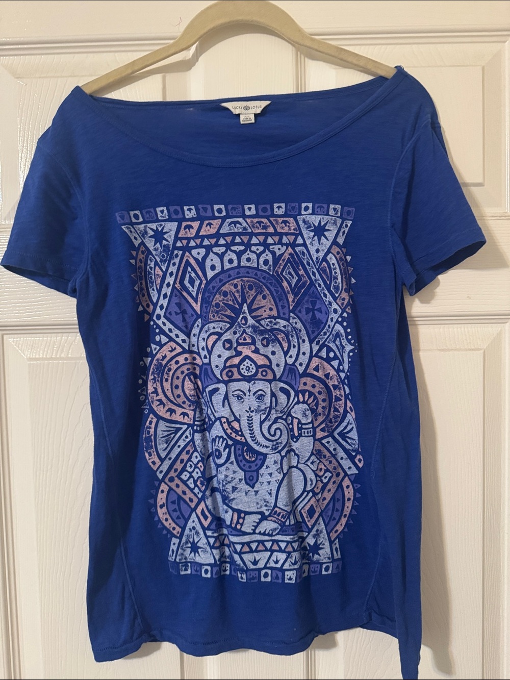 Vero Moda Blue Short-Sleeve Scoop Neck Tee with Elephant Graphic
